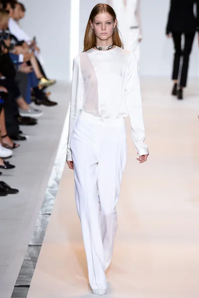 Look 13
